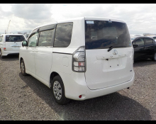 Toyota Voxy 2013