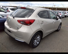 Mazda Mazda2 2021
