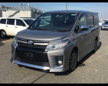 Toyota Voxy 2015