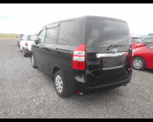 Toyota Noah 2013