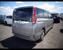 Toyota Noah 2016