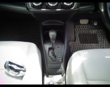 Toyota Corolla Axio 2012