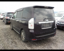Toyota Voxy 2013