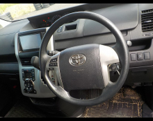 Toyota Noah 2013