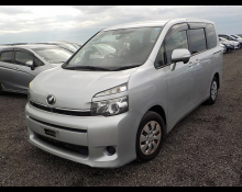 Toyota Voxy 2013