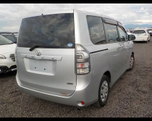 Toyota Voxy 2013