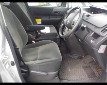 Toyota Voxy 2013