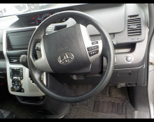 Toyota Voxy 2013
