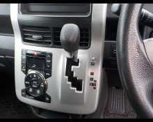 Toyota Voxy 2013