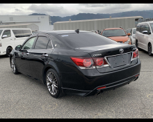 Toyota Crown Athlete 2016