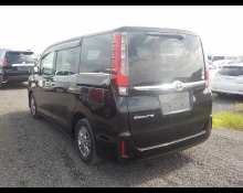 Toyota Esquire 2016