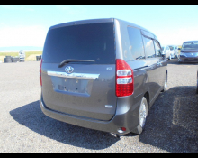 Toyota Noah 2013
