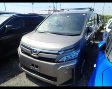 Toyota Voxy 2019