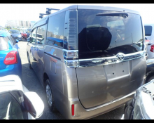 Toyota Voxy 2019