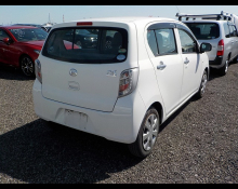 Daihatsu Mira e:S 2016
