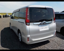 Toyota Noah 2016