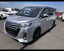 Toyota Noah 2014