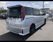 Toyota Noah 2014