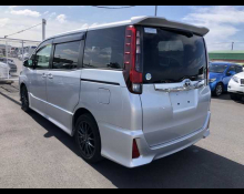 Toyota Noah 2014
