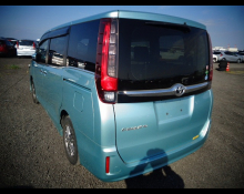 Toyota Esquire 2016