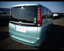 Toyota Esquire 2016