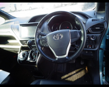 Toyota Esquire 2016