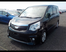 Toyota Noah 2013