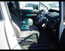 Toyota Voxy 2013