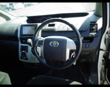 Toyota Voxy 2013