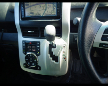 Toyota Voxy 2013