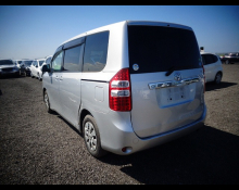 Toyota Noah 2013