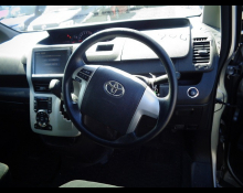 Toyota Noah 2013