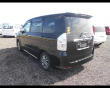 Toyota Voxy 2013