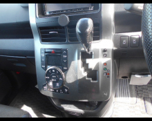 Toyota Voxy 2013