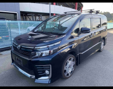 Toyota Voxy 2014