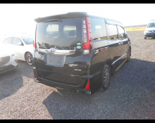 Toyota Noah 2016