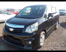 Toyota Noah 2013