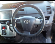Toyota Noah 2013