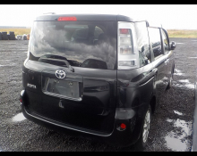 Toyota Sienta 2013