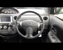 Toyota Sienta 2013