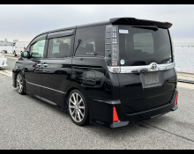 Toyota Voxy 2015
