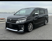 Toyota Voxy 2015