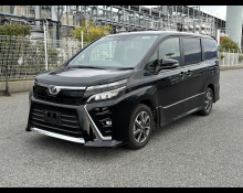 Toyota Voxy 2018