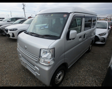 Nissan NV100 2020