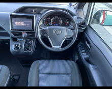 Toyota Voxy 2015