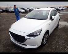 Mazda Mazda2 2021