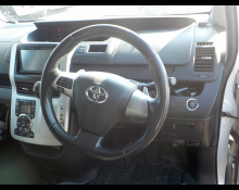 Toyota Noah 2012