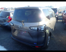 Toyota Sienta 2021