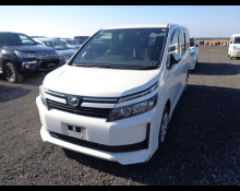 Toyota Voxy 2014