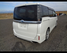 Toyota Voxy 2014